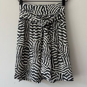 NWT Knot Sisters Patterned Skirt